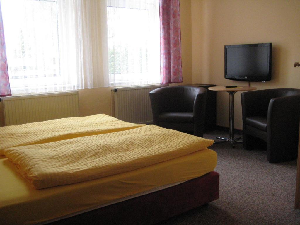 Hotel Gesellschaftshaus Bergen Auf Rugen Habitación foto